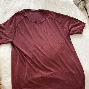 lululemon athletica Maroon Short Sleeve Tee